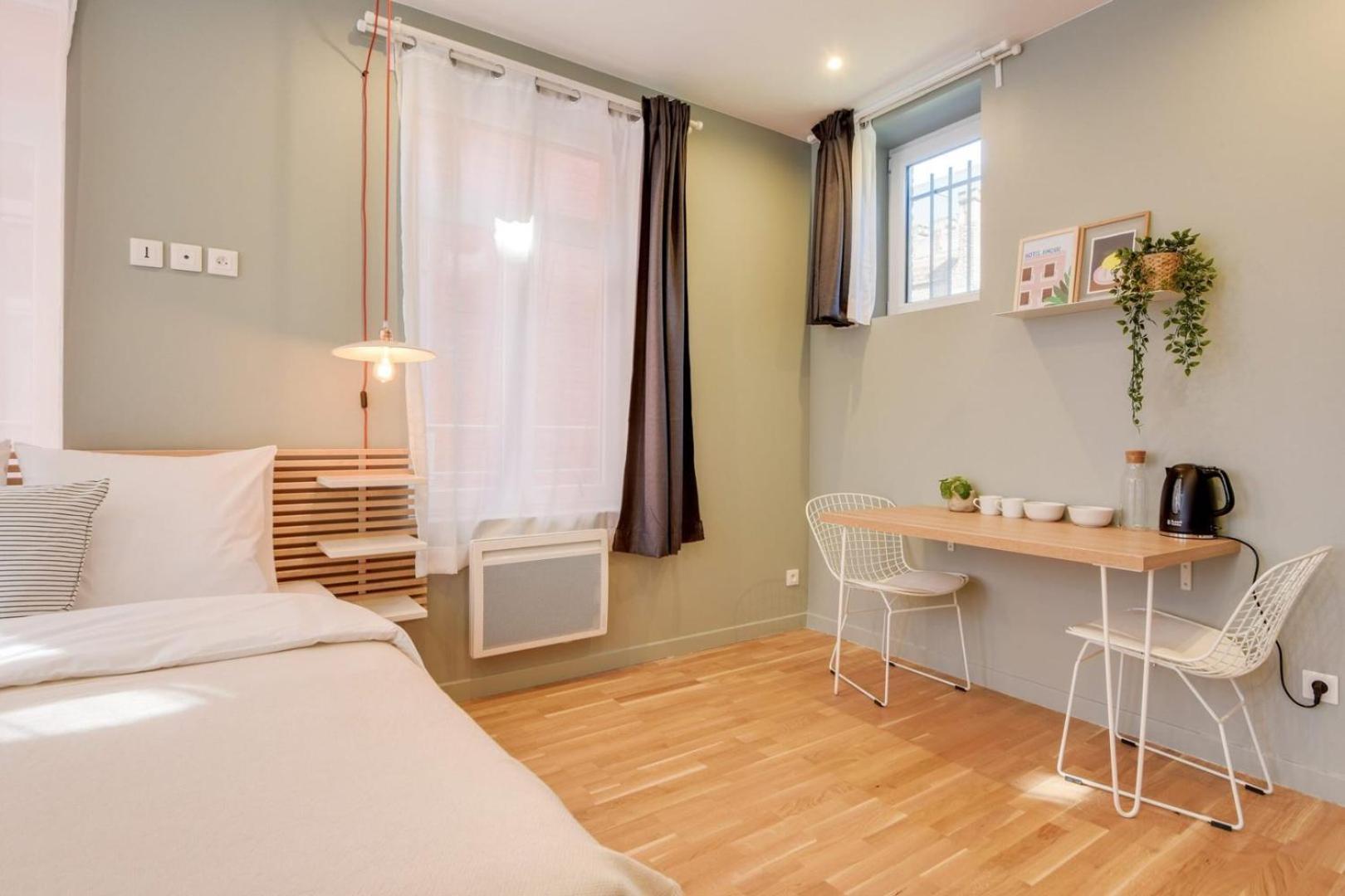 Train Station: Equipped Appartement *